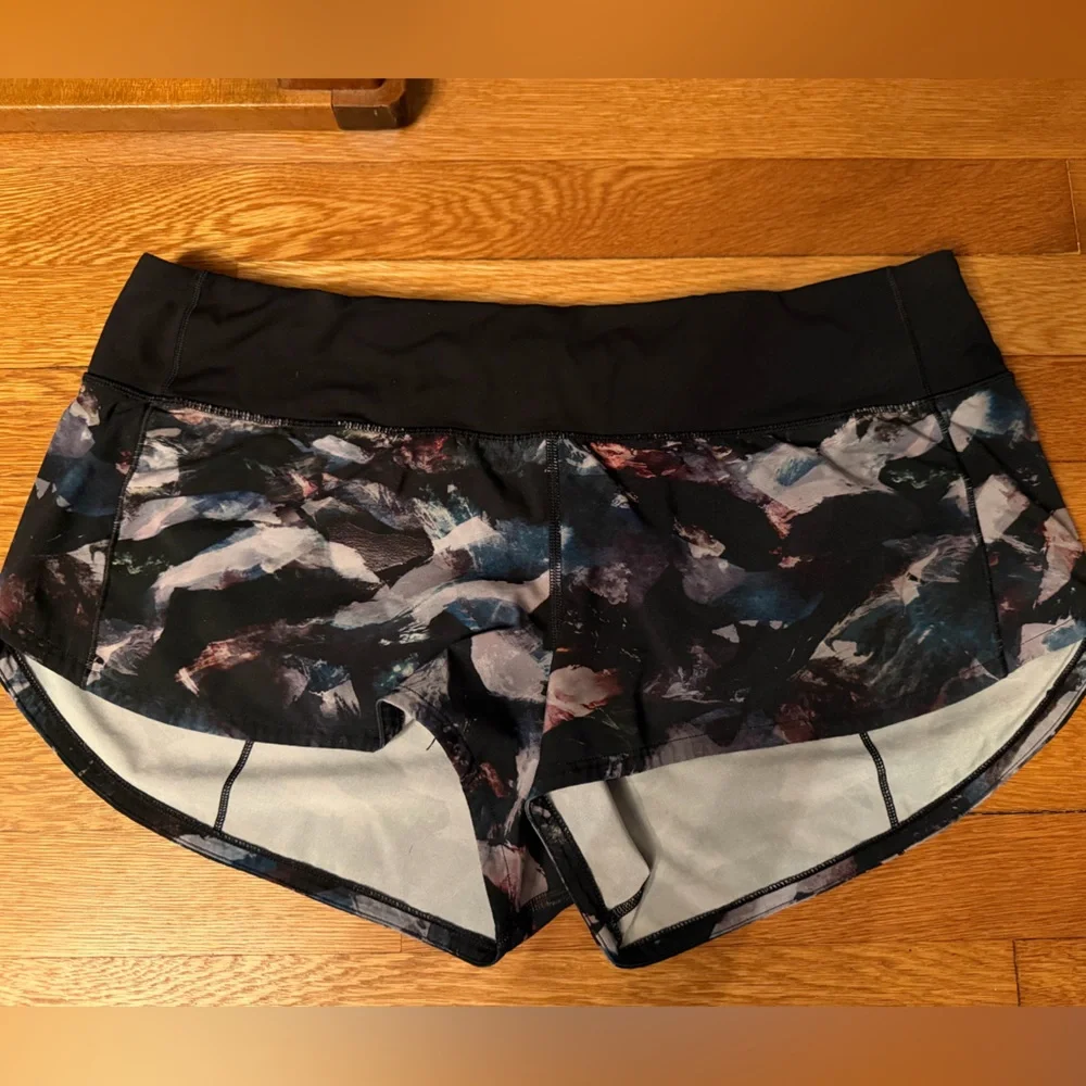 Lululemon Speed Up Short 2.5" - Picture 6 of 9